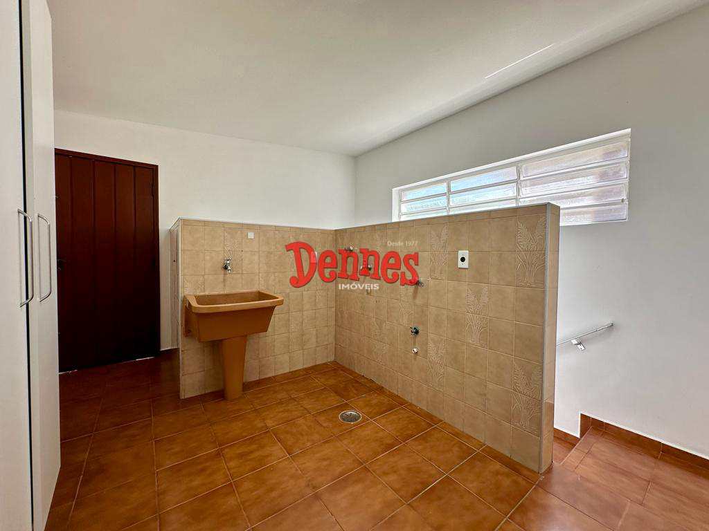 Casa em Bragança Paulista, no bairro Jardim América