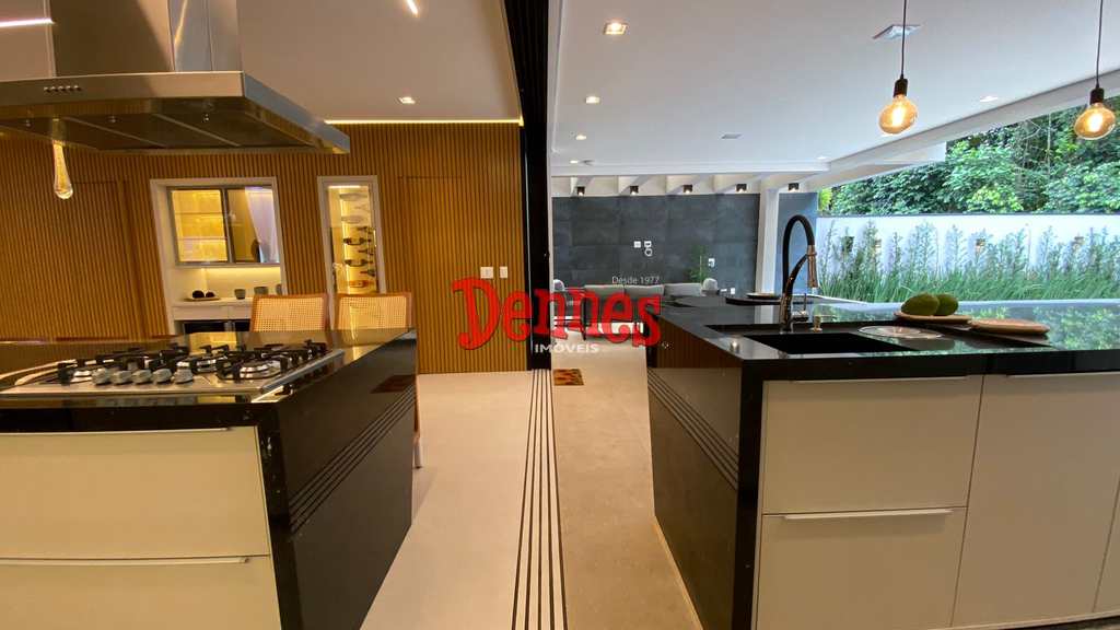 Casa de Condomínio em Bertioga, no bairro Riviera de São Lourenço