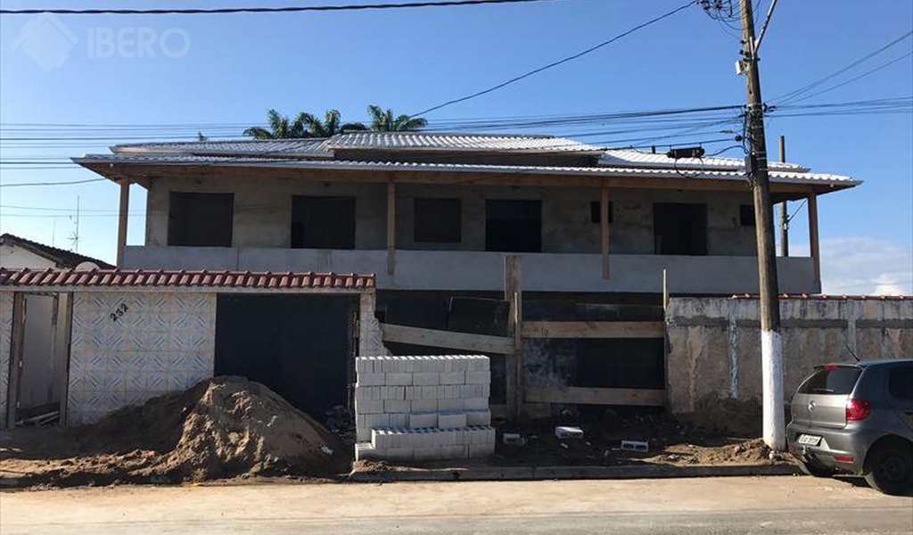Casa em Praia Grande, bairro Samambaia
