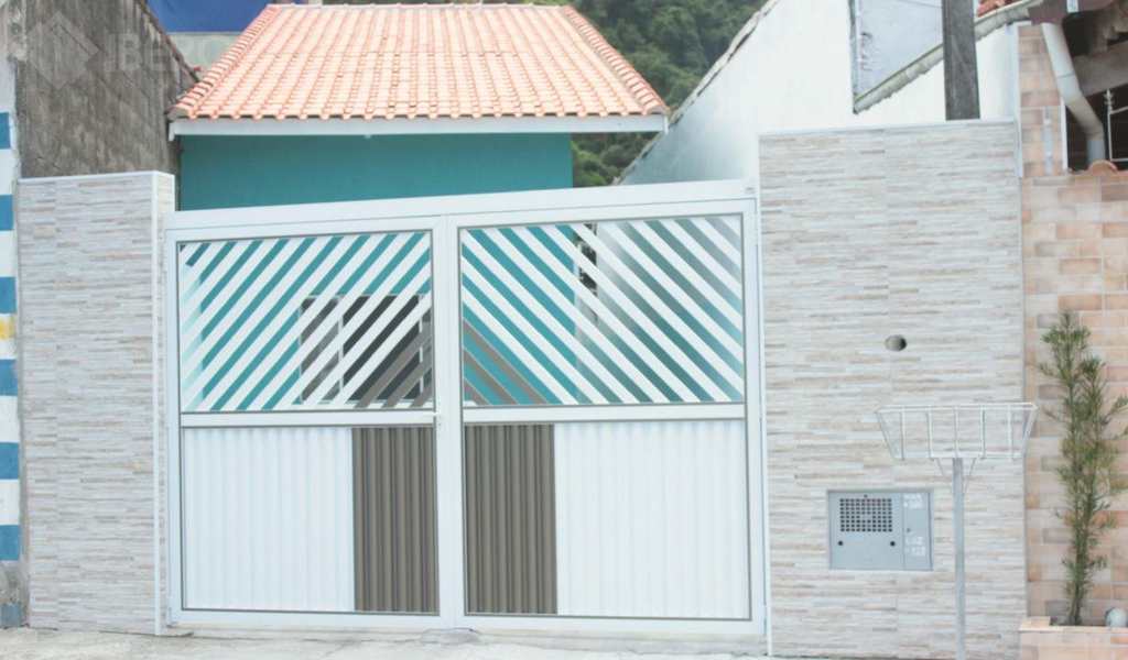 Sobrado em Praia Grande, bairro Cidade da Criança