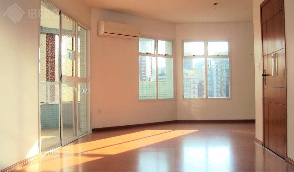 Apartamento em Santos, bairro Campo Grande