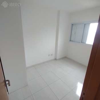Apartamento em Praia Grande, bairro Guilhermina