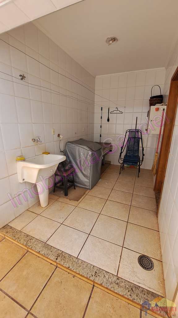 Casa em Cravinhos, no bairro Jardim das Acácias