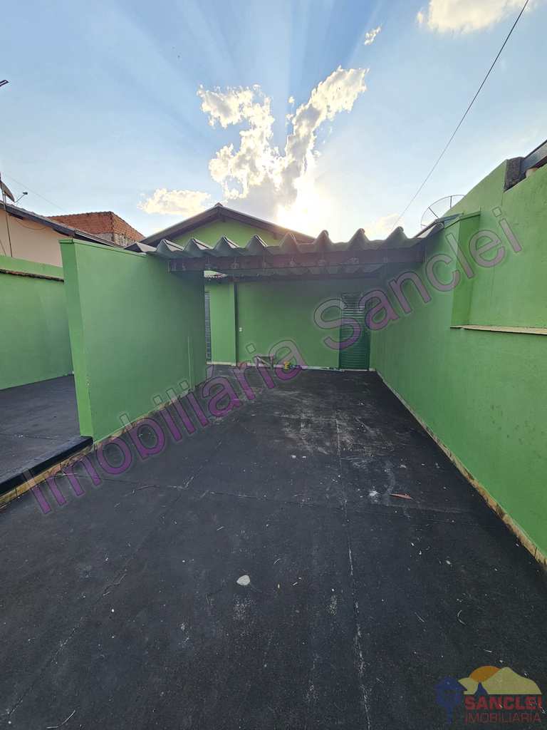 Casa em Cravinhos, no bairro Jardim Santana