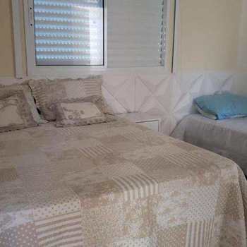 Casa em Bertioga, bairro Indaiá