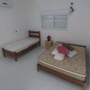 Casa em Bertioga, bairro Riviera