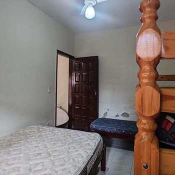 Casa em Bertioga, bairro Indaiá