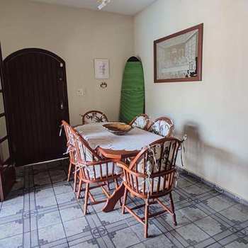 Casa em Bertioga, bairro Indaiá