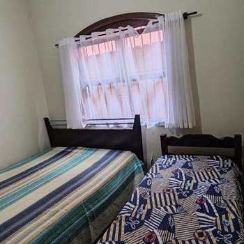 Casa em Bertioga, bairro Indaiá