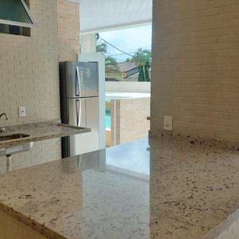 Apartamento em Bertioga, bairro Indaiá