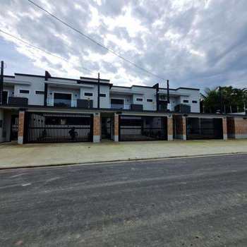 Casa em Bertioga, bairro Indaiá