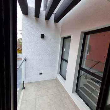 Casa em Bertioga, bairro Indaiá