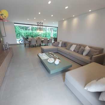 Casa em Bertioga, bairro Riviera
