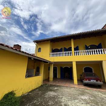 Casa em Bertioga, bairro Centro