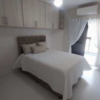 Apartamento em Bertioga, bairro Riviera