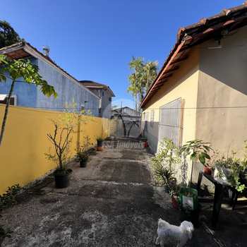 Casa em Bertioga, bairro Centro