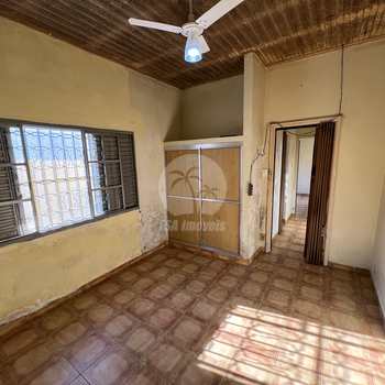 Casa em Bertioga, bairro Centro