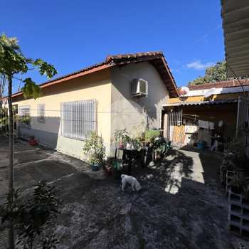 Casa em Bertioga, bairro Centro