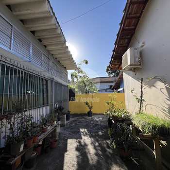 Casa em Bertioga, bairro Centro