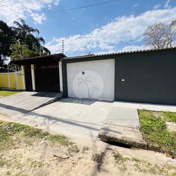 Casa em Bertioga, bairro Indaiá