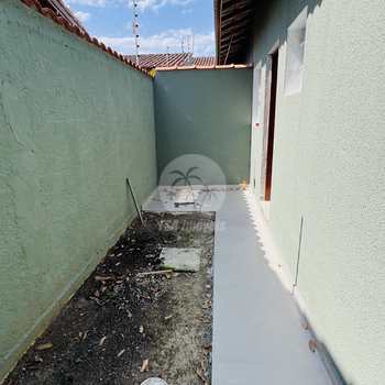 Casa em Bertioga, bairro Indaiá