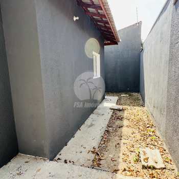 Casa em Bertioga, bairro Indaiá