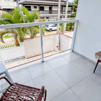 Casa em Bertioga, bairro Indaiá