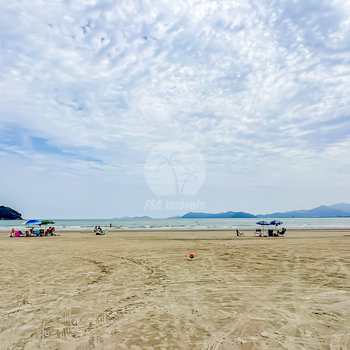 Casa em Bertioga, bairro Indaiá