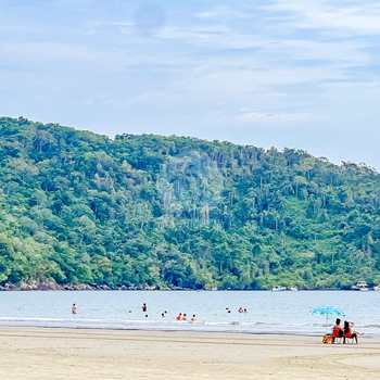 Casa em Bertioga, bairro Indaiá
