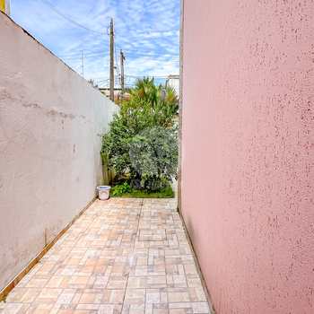 Casa em Bertioga, bairro Indaiá