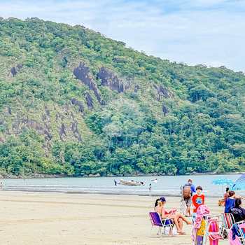 Casa em Bertioga, bairro Indaiá