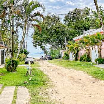 Casa em Bertioga, bairro Indaiá