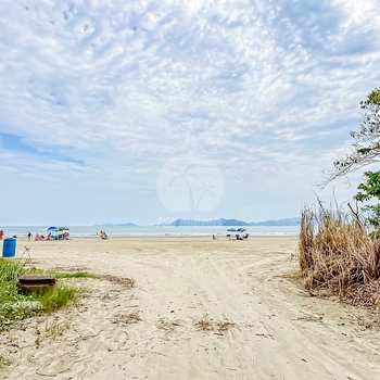 Casa em Bertioga, bairro Indaiá