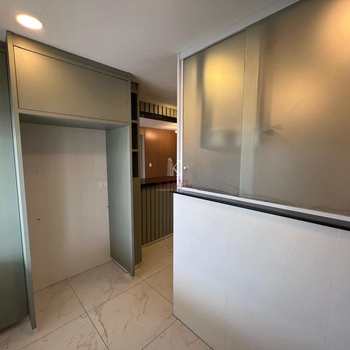 Apartamento em Praia Grande, bairro Guilhermina