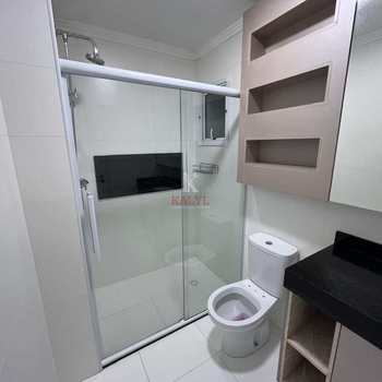 Apartamento em Praia Grande, bairro Guilhermina