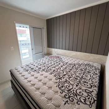 Apartamento em Praia Grande, bairro Guilhermina