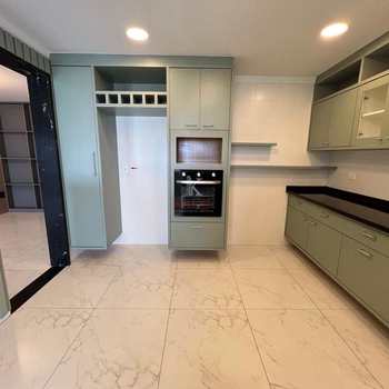 Apartamento em Praia Grande, bairro Guilhermina