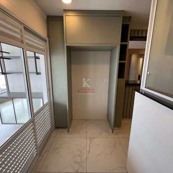 Apartamento em Praia Grande, bairro Guilhermina