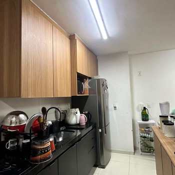 Apartamento em Praia Grande, bairro Guilhermina