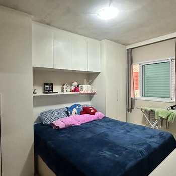 Apartamento em Praia Grande, bairro Guilhermina