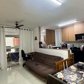 Apartamento em Praia Grande, bairro Guilhermina