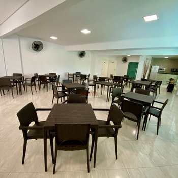 Apartamento em Praia Grande, bairro Guilhermina
