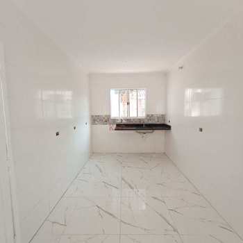 Casa em Praia Grande, bairro Maracanã