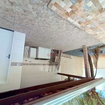 Casa em Praia Grande, bairro Maracanã