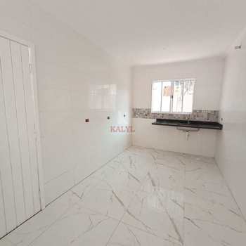 Casa em Praia Grande, bairro Maracanã