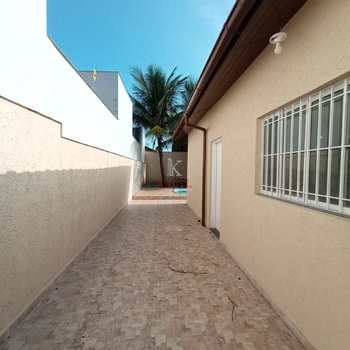 Casa em Praia Grande, bairro Maracanã