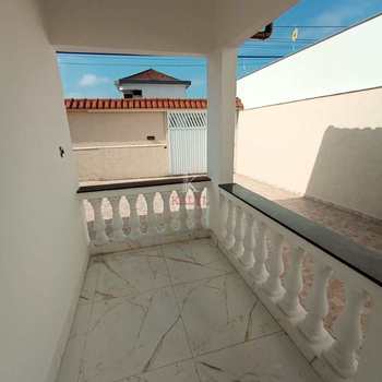 Casa em Praia Grande, bairro Maracanã