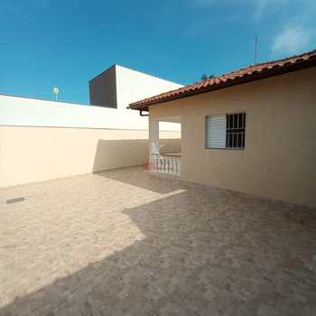 Casa em Praia Grande, bairro Maracanã
