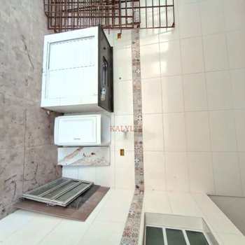 Casa em Praia Grande, bairro Maracanã