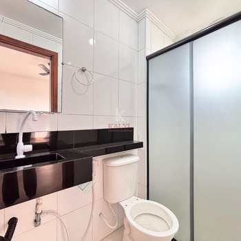 Apartamento em Praia Grande, bairro Guilhermina